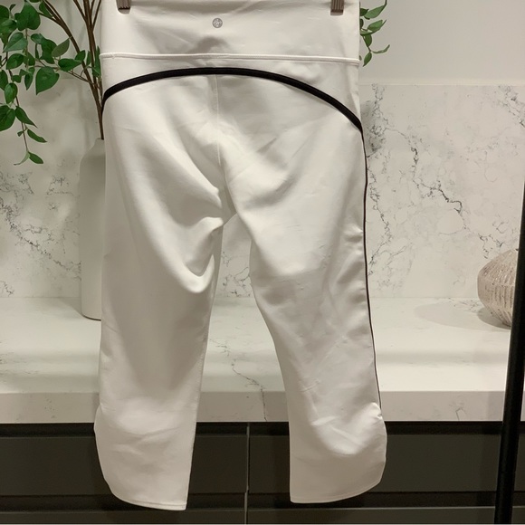 Manduka Luminous Capri White Yoga Leggings Sz M - Picture 3 of 11
